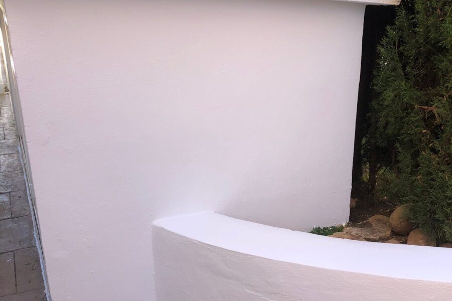 Pintura de exteriores de zonas comunes en la playa